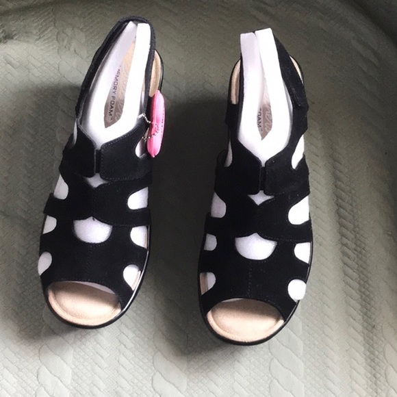 Sketchers Women’s Parallel Live Song Wedge Sandals, Black/Black - Picture 2 of 4